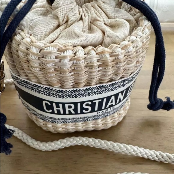 New Dior Beauty vip gift mini bucket bag - Picture 2 of 6